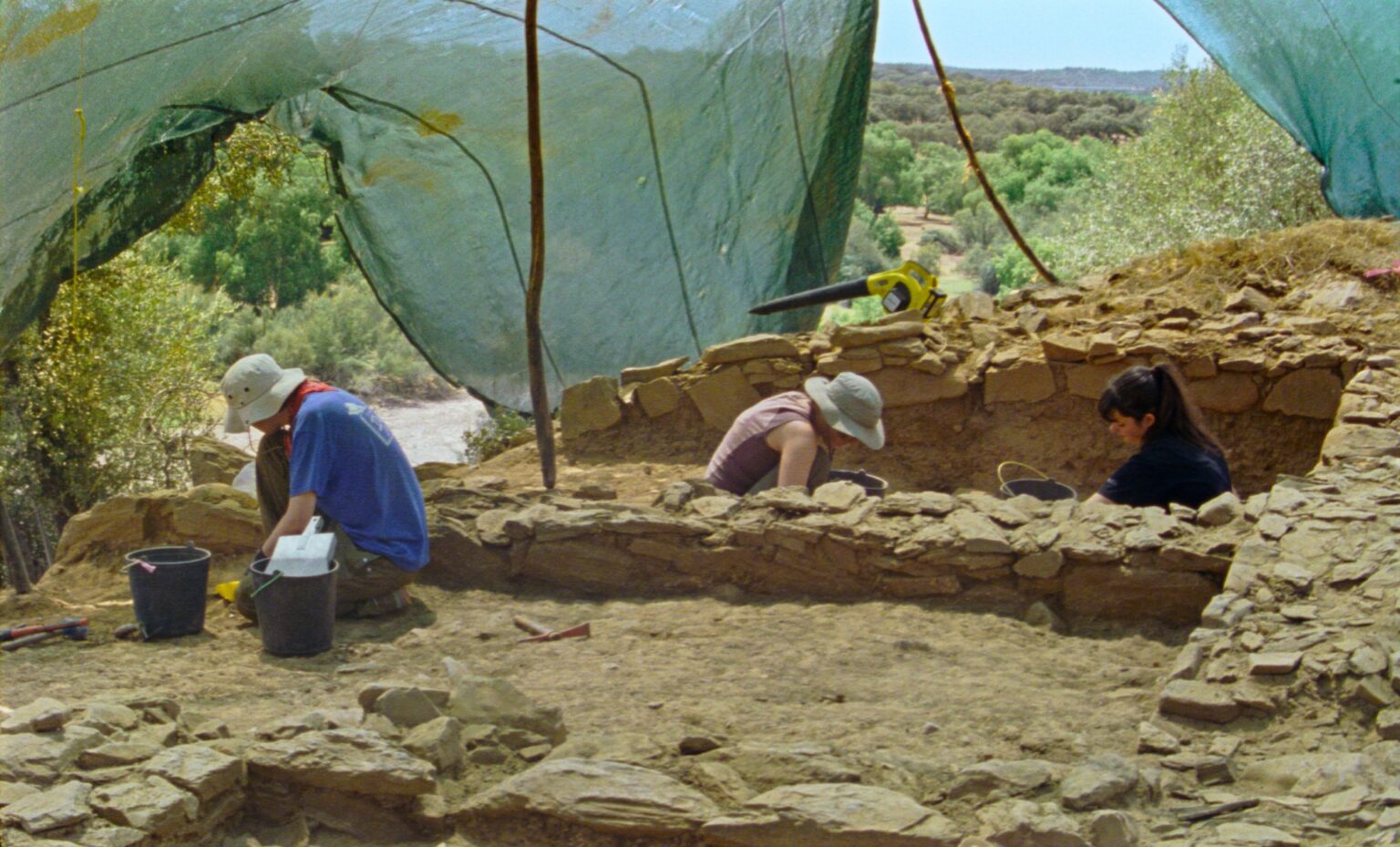 Square Eyes - Theseasons - still 02